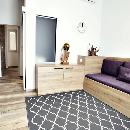 The Art House Apartment *