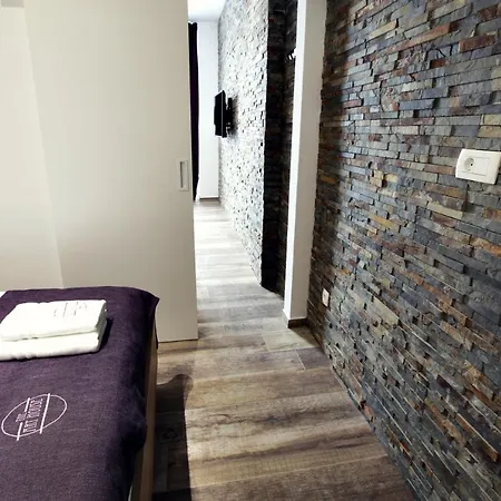 The Art House Apartment *